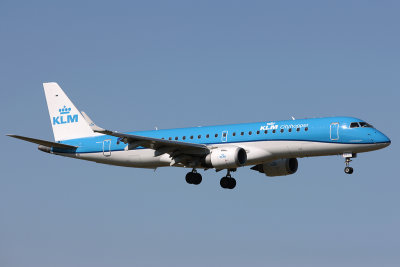 ERJ190_PHEZB_PIKLarge.jpg