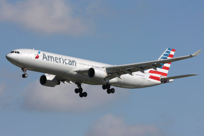 A330_N275AY_LHRLarge.jpg