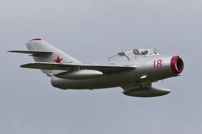 MiG15UTI_N104CJ_EFLarge.jpg