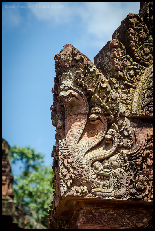 Banteay Srei - Naga