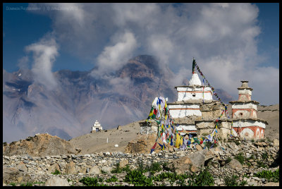 Chorten and kani in Chharka Bhot