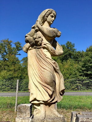 La Pierre de Jadis Charentilly