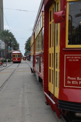 Un tram peut en cacher un autre.jpg