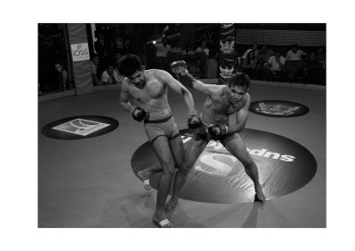 Cage fighting, Bombay