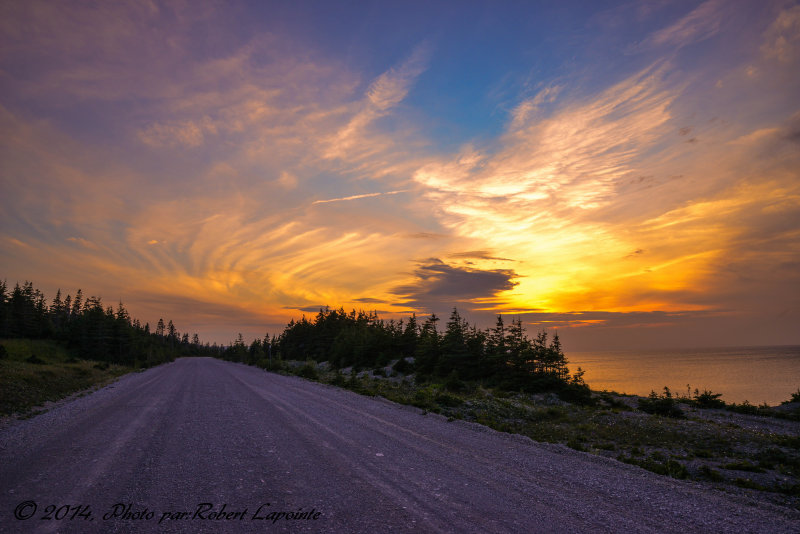 Coucher de soleil sur la route