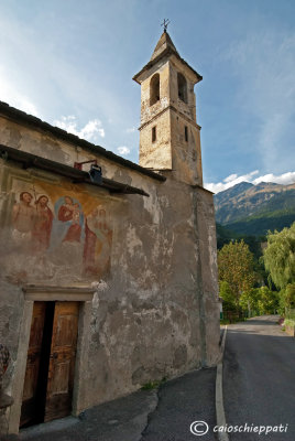 La chiesa di San Rocco a Somtiolo.