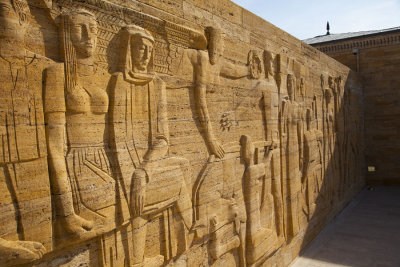 Wall figures 4399.jpg