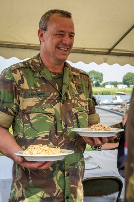 013_commandantendiner.jpg