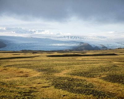 2N9A2095 between Jokulsarlon Glacier Lagoon & Fjalls rl¢n Glacier Lagoon.jpg