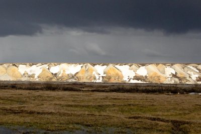 Cool lighting on hills just south of Deadhorse