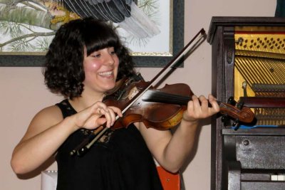 Another excellent (and happy) celidh fiddle player