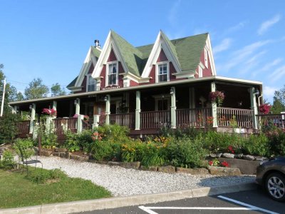 Lynnwood Inn in Baddeck