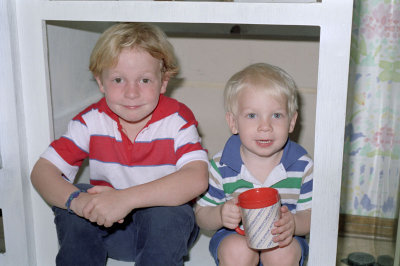 1989 - Rob and David relax in newly painted cupboard