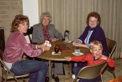 1984 - Ginny playing cribbage with my mom and grandmother