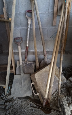 Asbjrns tools for concreting.JPG
