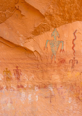 Anasazi pictographs of Green Man and friends,  AZ