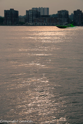 RMR_4500.jpg - Speedboat on the Hudson