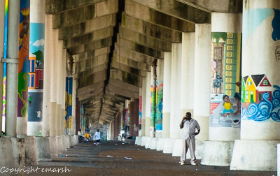 RMR_5396.jpg - .. under the highway.