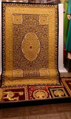 Dubai Mall - Fabulous and Hugely Expensive Rug with Gold Threads