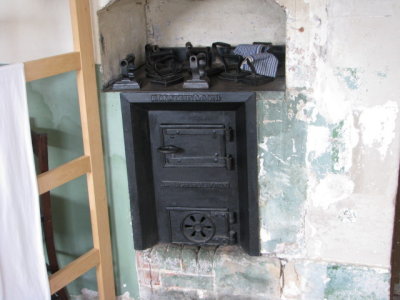 IMG_0083.JPG  stove for heating the irons