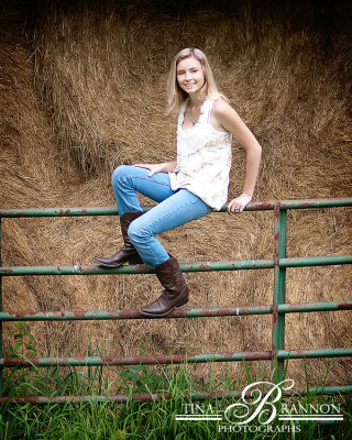 Brandi Senior  2015 - 11.jpg