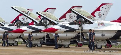 Exiting simultaneously _MG_9650.jpg