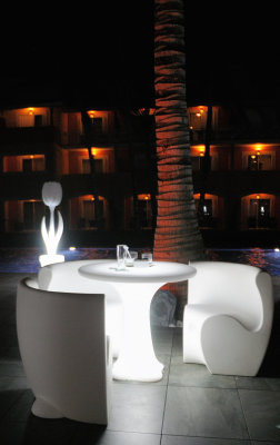 Lobby Bar Outdoor Area Table and Chairs