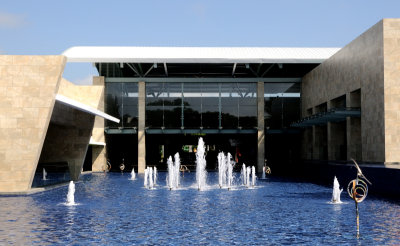 Lobby Fountain - Buffet To The Left, Lobby Bar To The Right
