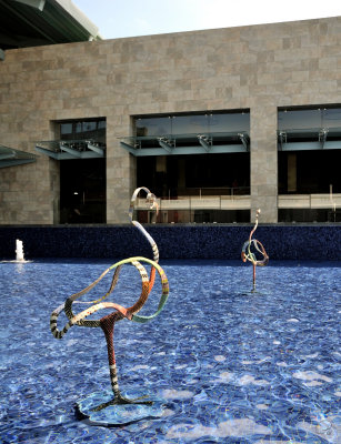 Lobby Fountain With Bar In The Background