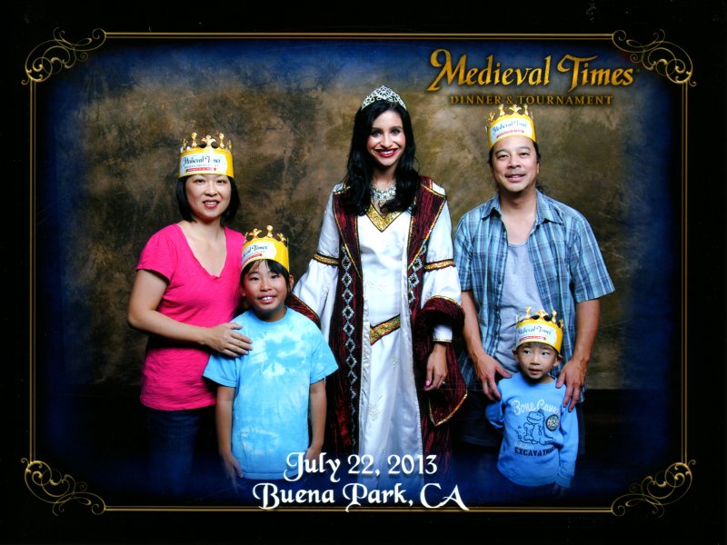 medieval_times_photo_07_2013.jpg