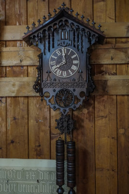 _Cuckoo_clock_1.jpg