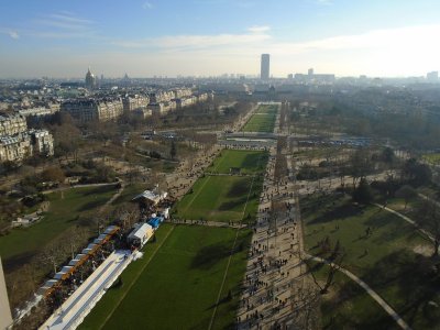 <a target=_blank href=http://en.wikipedia.org/wiki/Champ_de_Mars>Champ de Mars</a>