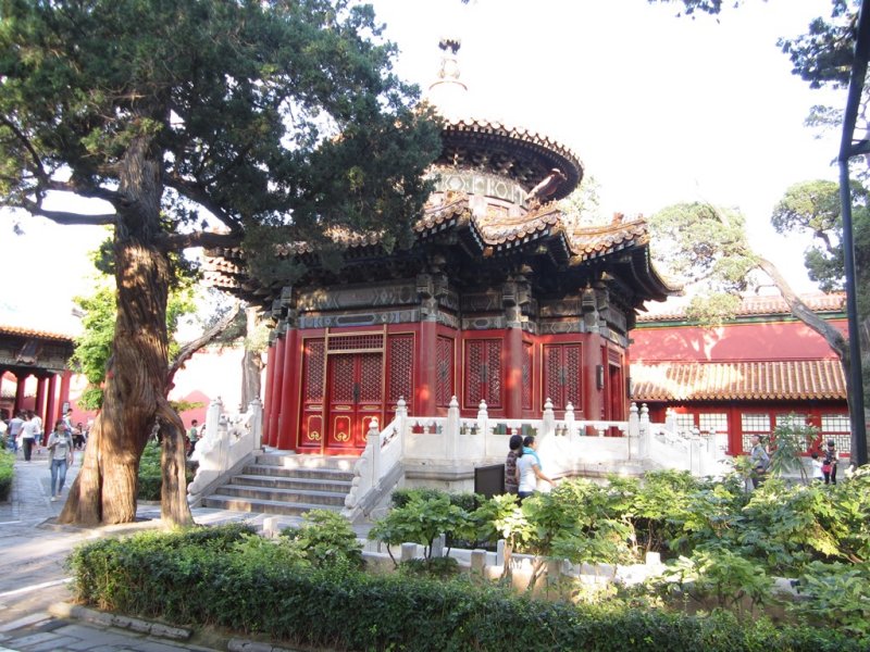 CN14-29 Beijing Forbidden City Garden.JPG