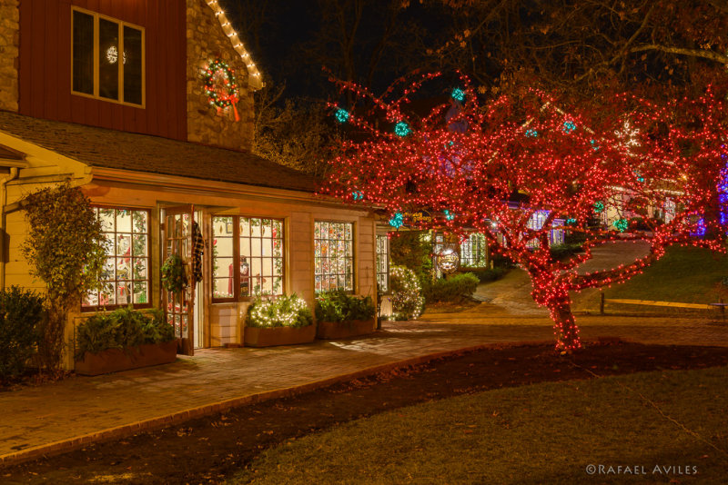 2015 Christmas Lights - Peddler's Village