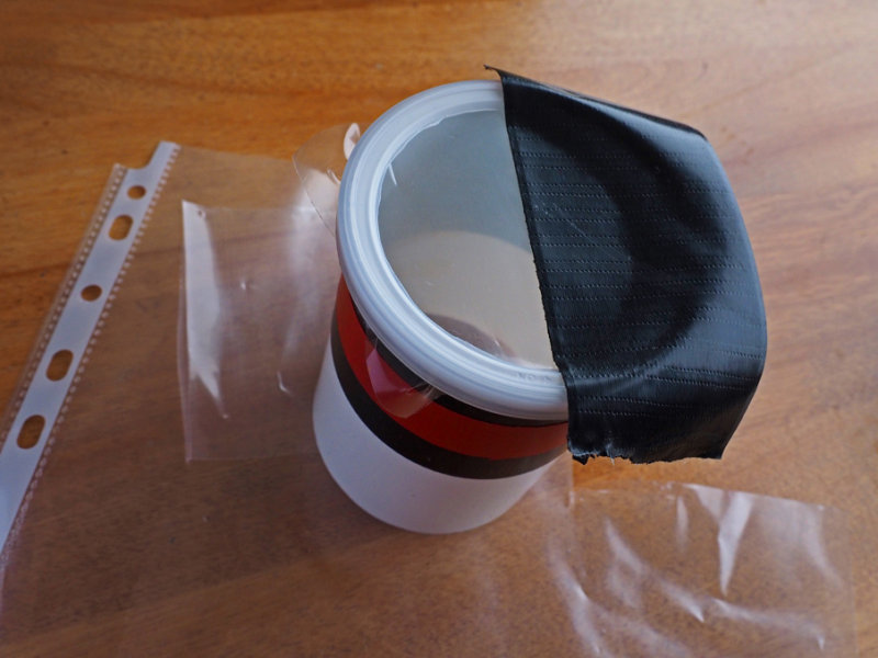 Par-Soleil-Porte-Filtre avec un pot de tartinade sucr... (Reconstitution)