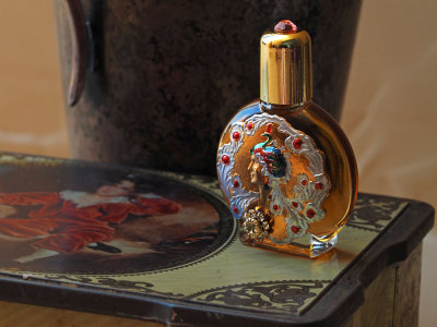 Bouteille de parfum antique / Jeweled bottle perfume vintage collection