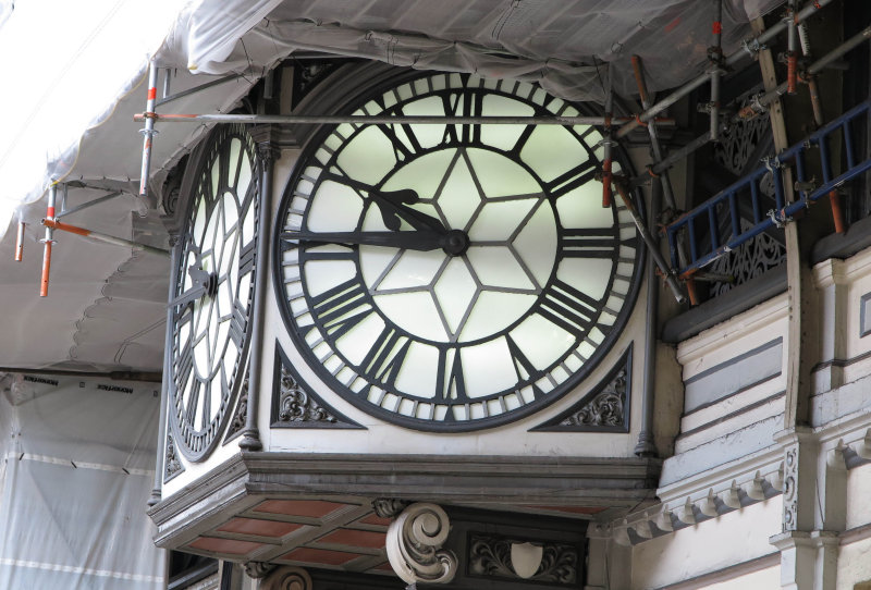 paddington station clock