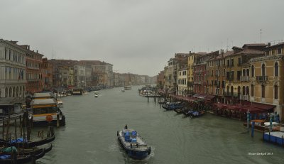 RAINY DAY SHOT FROM THE RIALTO BRIDGE 