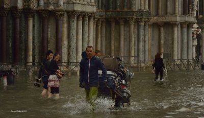 RAINY DAY IN VENICE