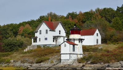    SQUIRREL POINT LIGHT ESTABLISHED  1898  / BAR HARBOR MAINE USA 