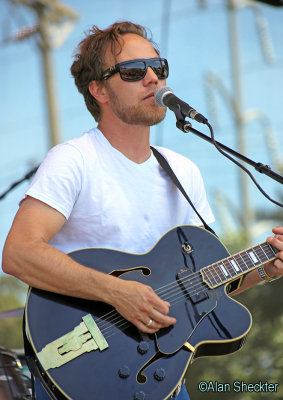 Zach Rogue of Rogue Wave