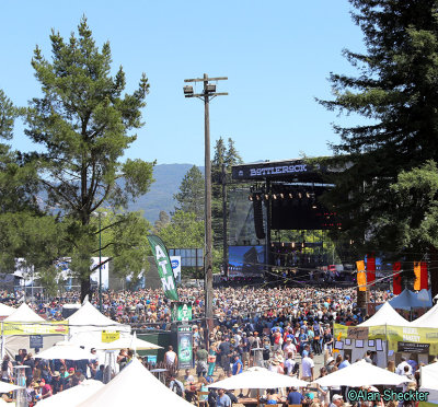 Alabama Shakes - from faraway grandstand