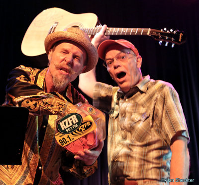 Joe Craven and Rick Anderson clown around while announcing the BB King-autographed guitar