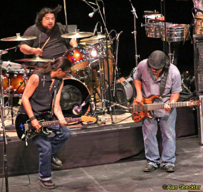 Los Lonely Boys