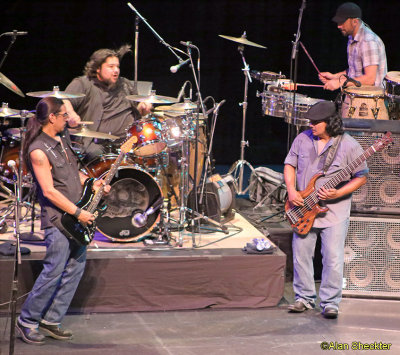 Los Lonely Boys