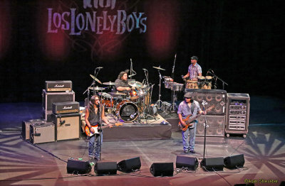 Los Lonely Boys