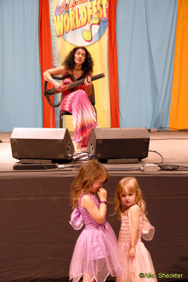 Badi Assad and two young fans