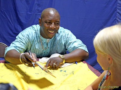 Vieux Farka Tour meets a young fan