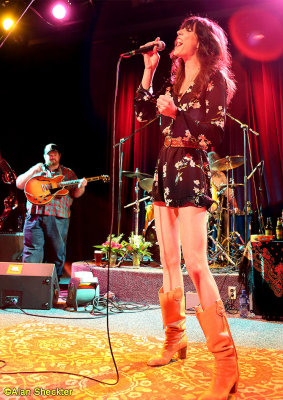 Deren Ney and Nicki Bluhm