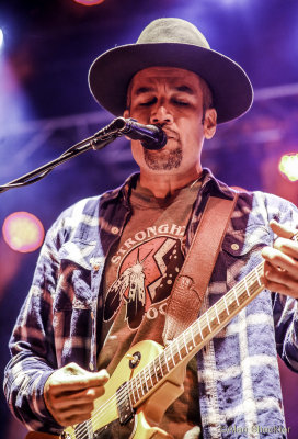 sm-sheck-2585-3BenHarper.jpg